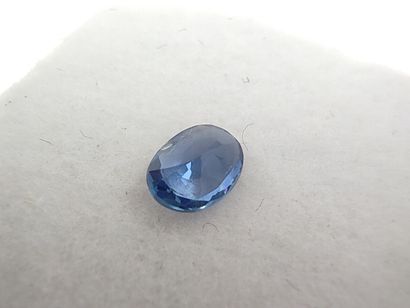 SAPHIR blue VVS Ceylan ovale

Dim : 5,4mm...