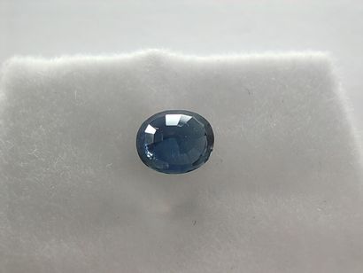 SAPHIR blue VS Australie ovale 

Dim : 4,8mm...