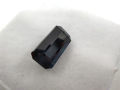 TOURMALINE dark blue VS Mozambique emerald

Size...
