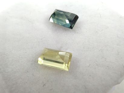 TWO SAPHIR green and yellow Australia baguette

Dim:...