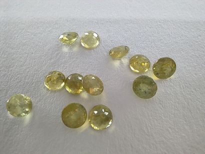 SPHENE greenish yellow Nbr 12 Madagascar...