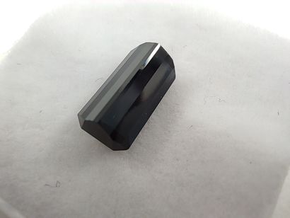 TOURMALINE dark blue VS Mozambique emerald

Size...