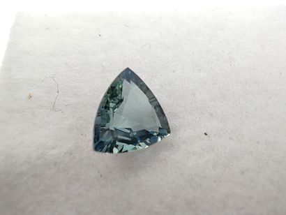 SAPHIR bluish green VS Madagascar trillion...