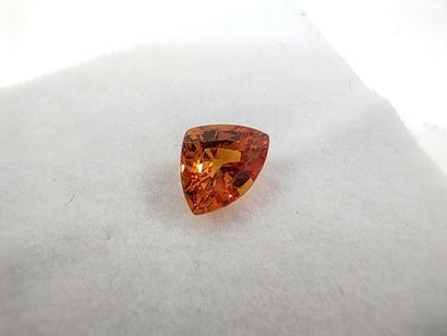 SAPHIR yellow VVS Tanzania trillion 

Size:...