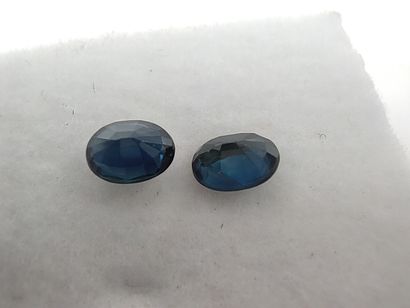 DEUX SAPHIR blue VS Africa ovale 

Dim :...