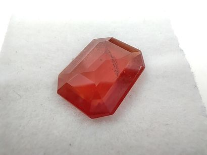 SAPHIR pink Madagascar emerald

Size : 11mm...