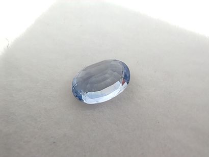 SAPHIR bleu VS Ceylan ovale 

Dim : 6,2mm...