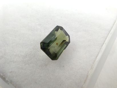 SAPHIR bluish green VS Australia emerald

Size...