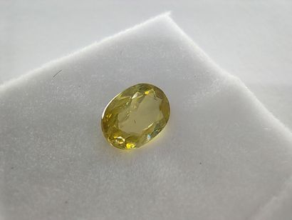 SPHENE yellowish green VS Madagascar oval

Size...