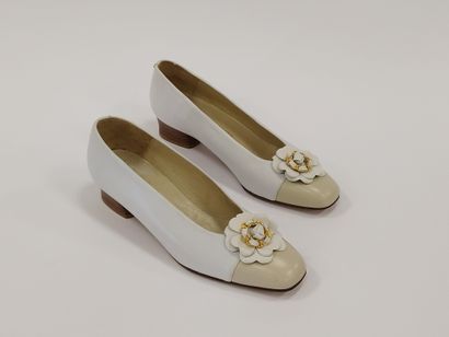 
P VERDI




Paire de ballerines en cuir...