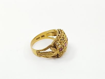 LOT of gold 750° including :

Yellow gold...