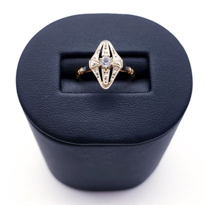 BAGUE marquise en or deux tons 750°ornée...