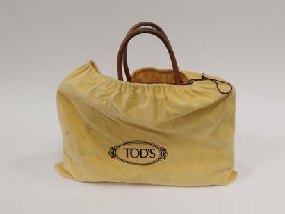TOD'S

Sac à main en cuir marron à deux anses...