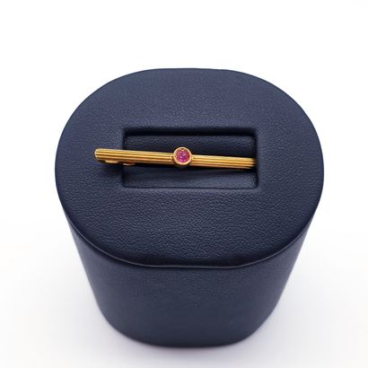 BROCHE barrette or 750° sertie d'une pierre...