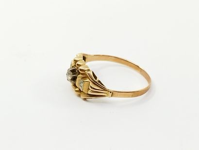 LOT of gold 750° including :

Yellow gold...