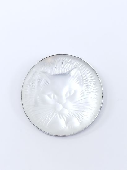 LALIQUE 

BROCHE en métal argenté représentant...