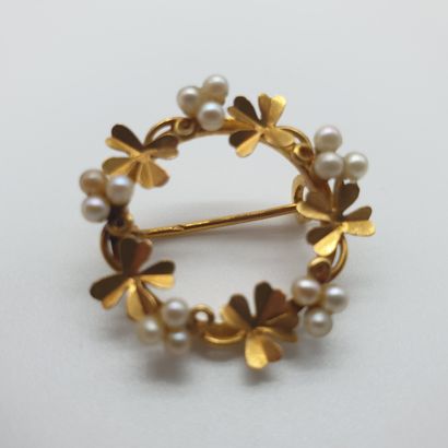 
Travail Français





BROCHE en or jaune...
