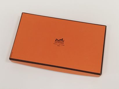 HERMES Paris

Porte-chéquier en cuir gold,...
