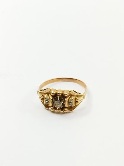 LOT of gold 750° including :

Yellow gold...
