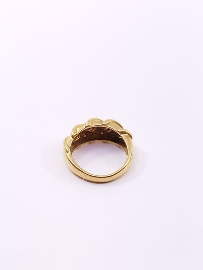 BAGUE en or jaune 750 ° ornée de rubis rond...