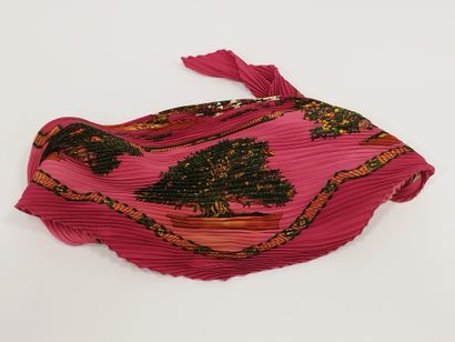 HERMES

Bonsaï

Plissé de couleur rouge 

Dans...