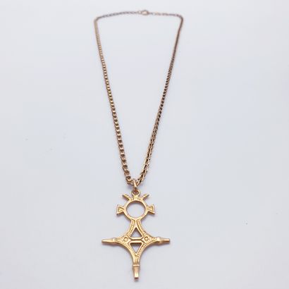 CHAIN in yellow gold 750° with a pendant...