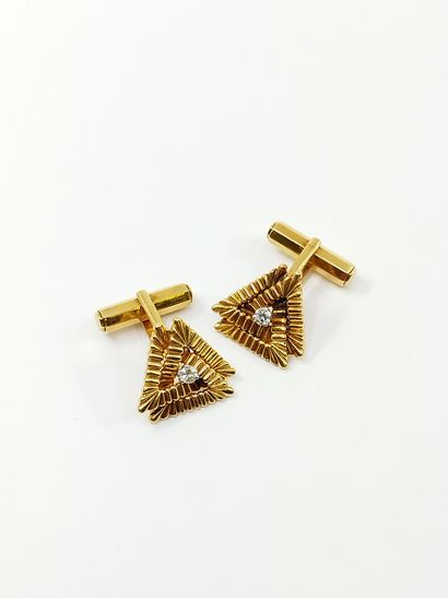 PAIR of cufflinks in yellow gold 750° set...