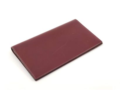 
HERMES




Porte-chéquier en cuir bordeaux




Dans...