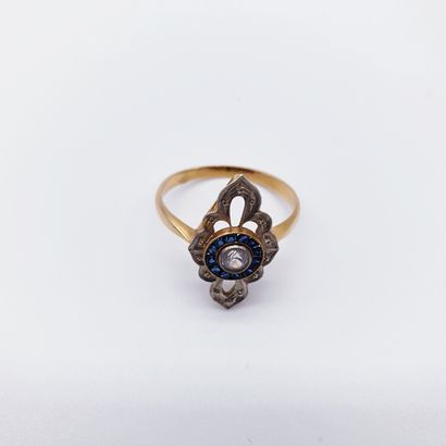 BAGUE marquise en or deux tons 750° orné...