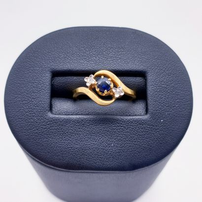 BAGUE en or jaune 750° orné d'une pierre...