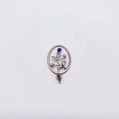 Oval pendant in white gold 750°, decorated...