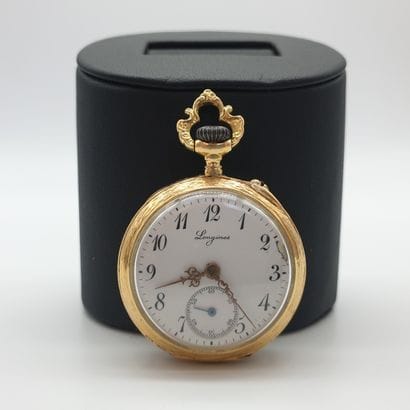 
LONGINES 




MONTRE de col en or jaune...