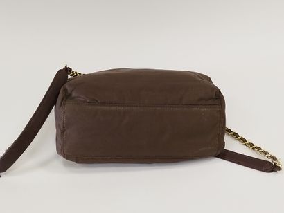 
PRADA MODELE Triango




Sac à bandoulière...