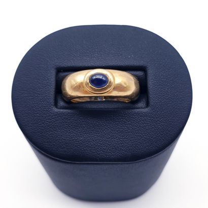 POIRAY

BAGUE en or jaune 750° ornée d'une...