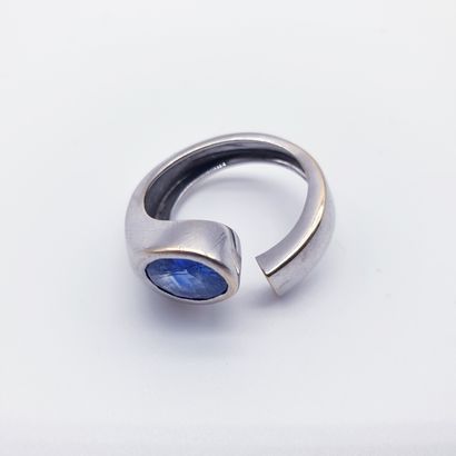 BAGUE toi et moi en or gris 750°, ornée d'un...