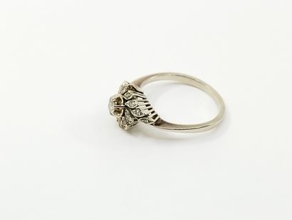 French WORK 

RING in white gold 750° decorated...