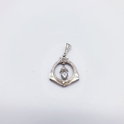 White gold pendant 750° decorated with white...