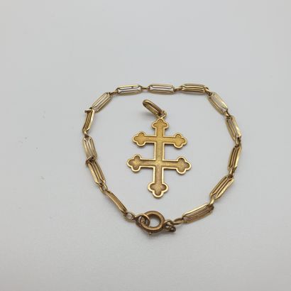 BRACELET en or jaune 750° accompagnée d'une...