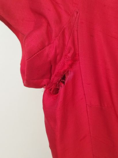 
CHRISTIAN DIOR 




Robe rouge à voilages...