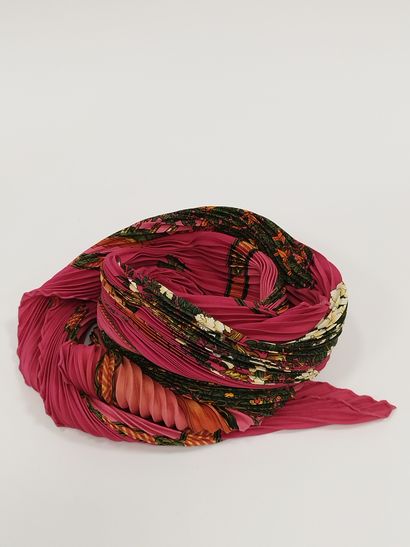 HERMES

Bonsaï

Plissé de couleur rouge 

Dans...