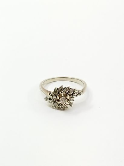 French WORK 

RING in white gold 750° decorated...