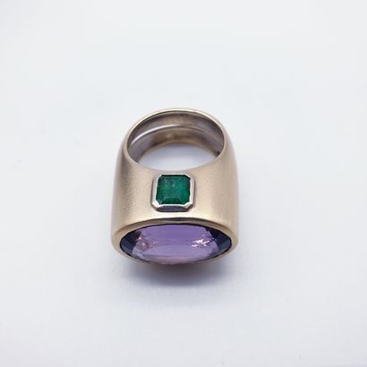 BAGUE en or jaune amati 750° ornée d'une...