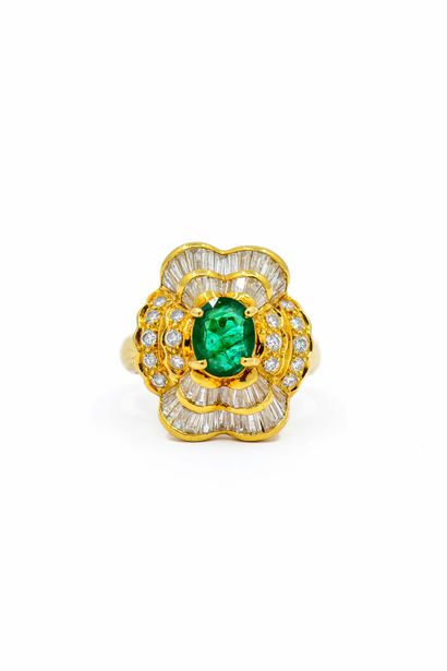 
BAGUE jupe en or jaune 750° ornée de diamants...