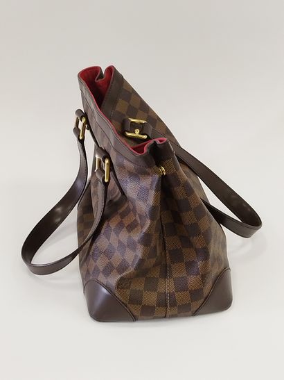 
LOUIS VUITTON Hampstead 




Sac en toile...