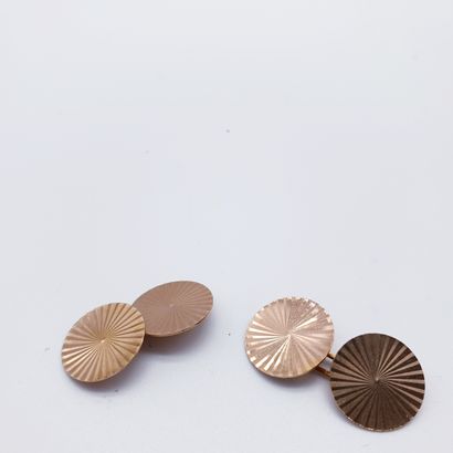 TROIS PAIRES DE BOUTONS DE MANCHETTES en...