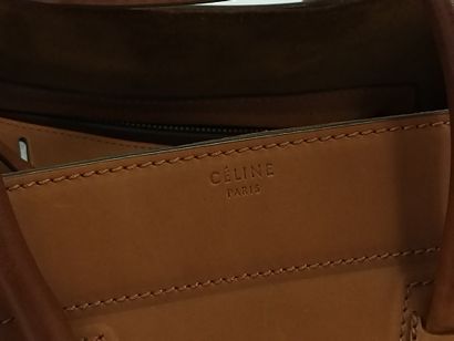 
CELINE 




Medium Luggage Phantom




Couleur...