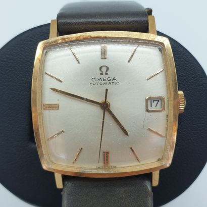 OMEGA 

MONTRE bracelet, boîtier carré en...