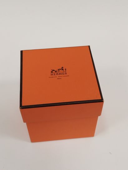HERMES

Bonsaï

Plissé de couleur rouge 

Dans...