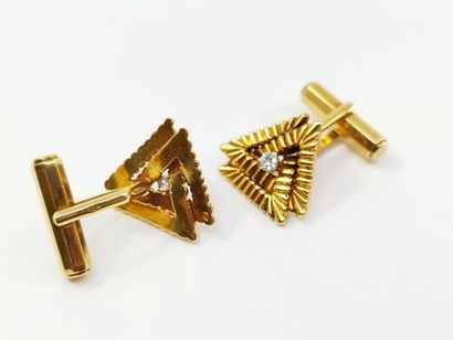 PAIR of cufflinks in yellow gold 750° set...
