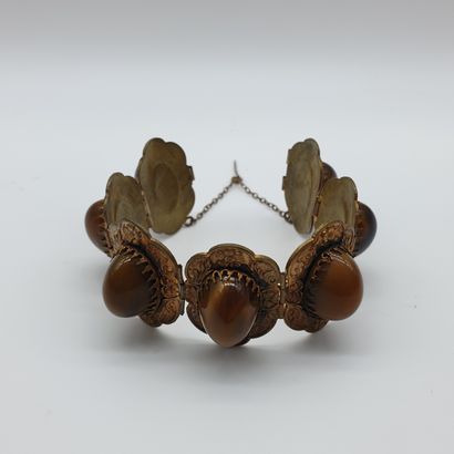 BRACELET en métal vermeillé orné de sept...